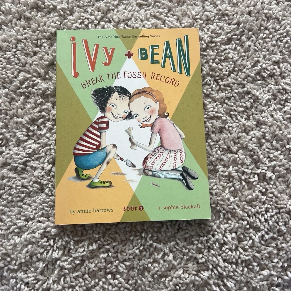 Ivy and Bean Break the Fossil Record (Book 3) by Annie Barrows (2007, Paperback)